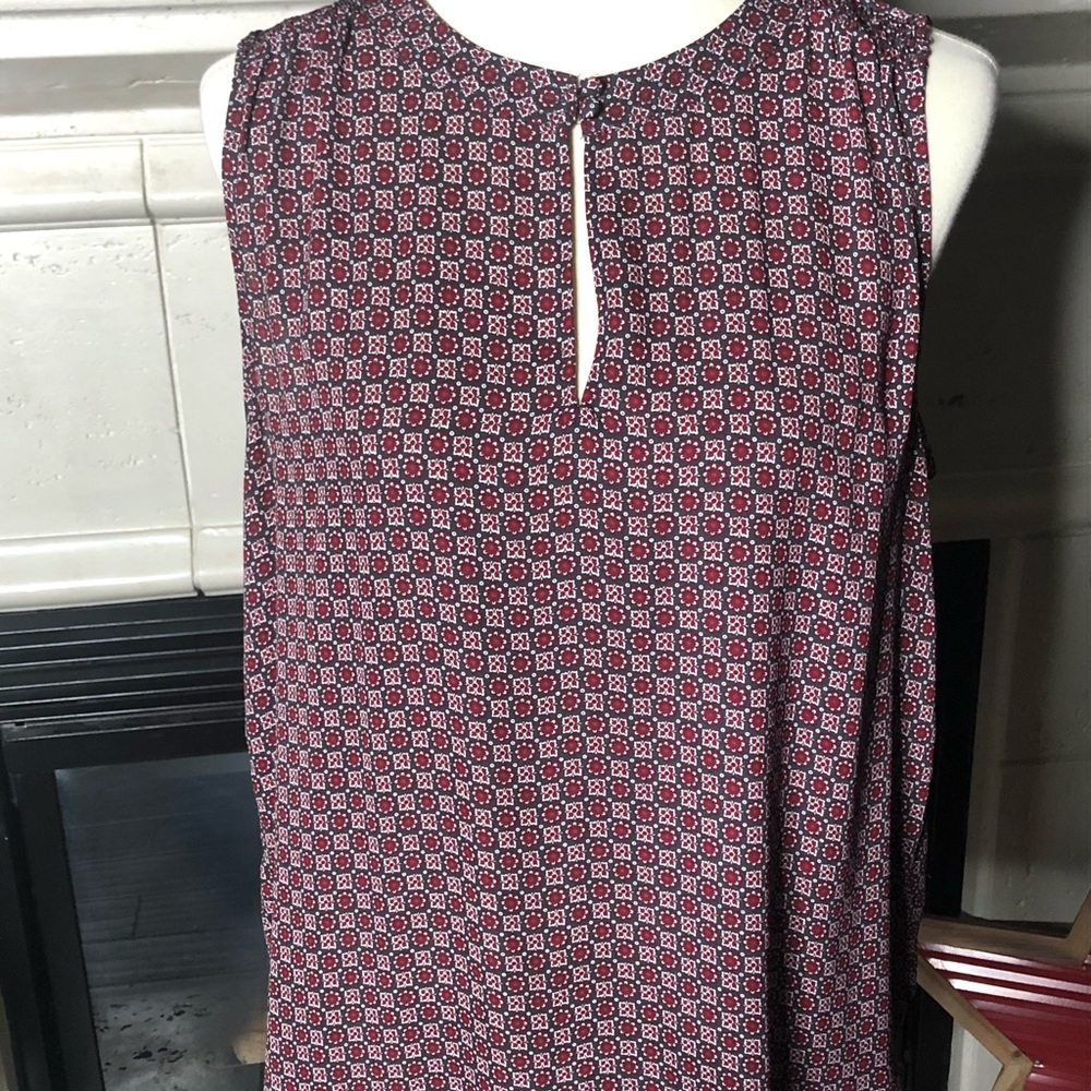 Loft tank, size large.